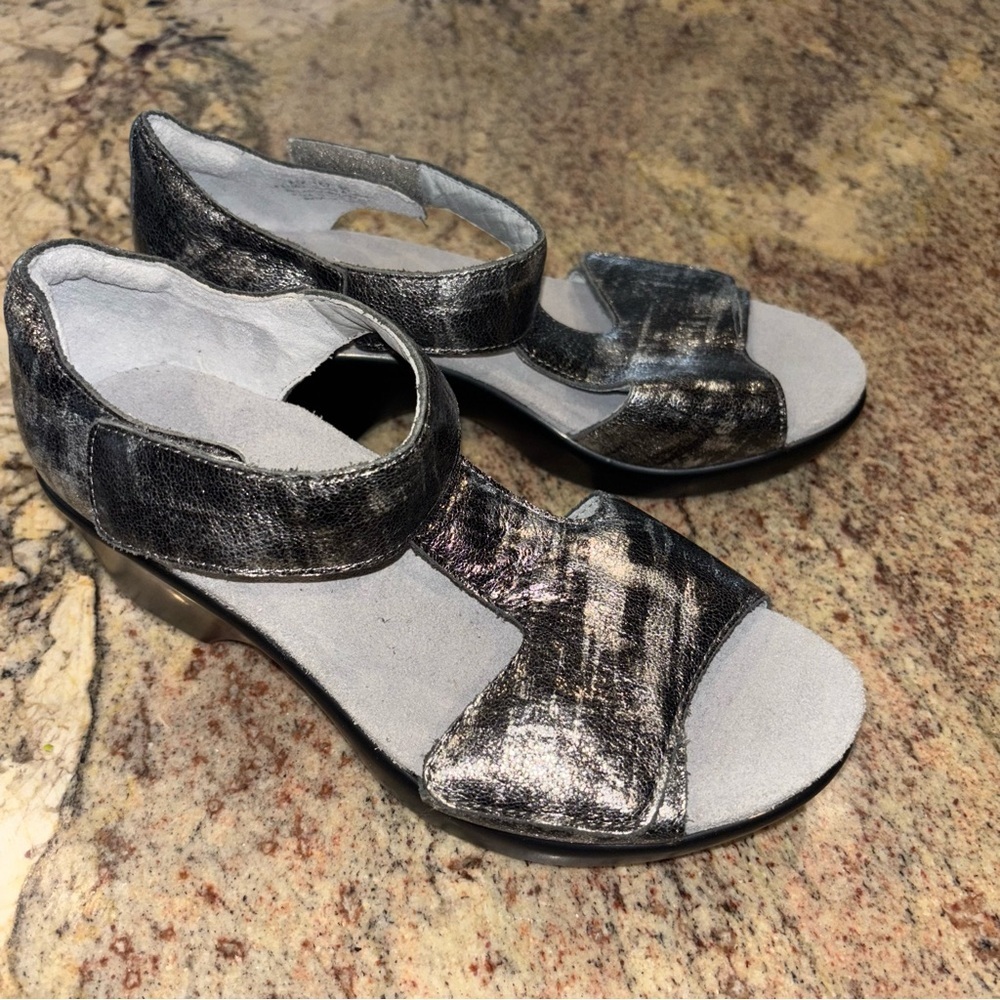 Alegria Sandals excellent condition!